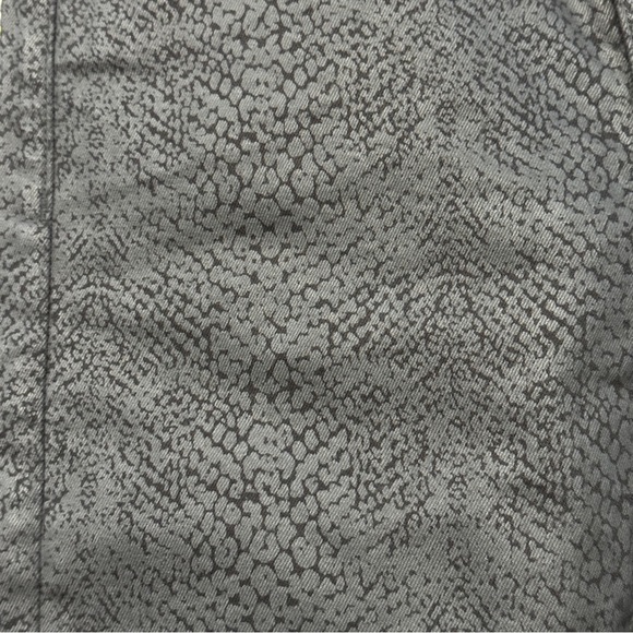 Banana Republic Snake Print Mid Rise Skinny Jeans Gray Size 27R - Picture 3 of 7